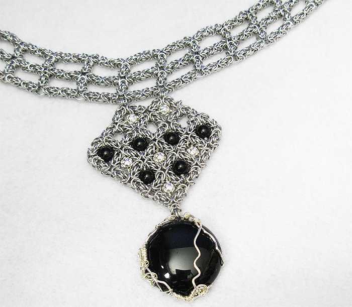 byzantine sml geometric onyx necklace
